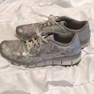 Women’s Nike Free 5.0 sneakers